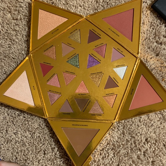 Two faced holiday eyeshadow palette - Picture 3 of 3